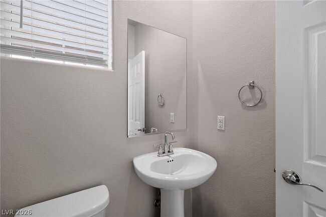 Building Photo - 371 Scarlet Pne Ct