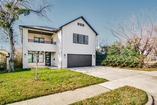 Building Photo - 2804 Townsend Dr