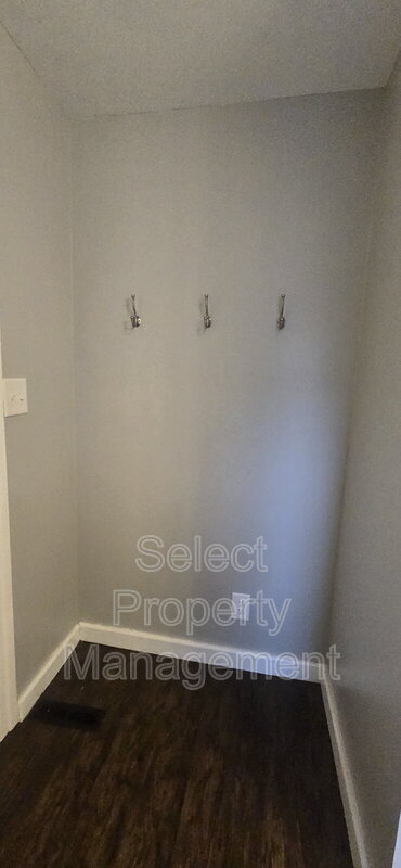 Building Photo - 224 Killea St