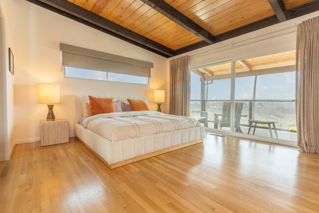 Building Photo - Spectacular Furnished 4 Bedroom/ 3 Bath Mid-Century Modern Retreat in Encinitas