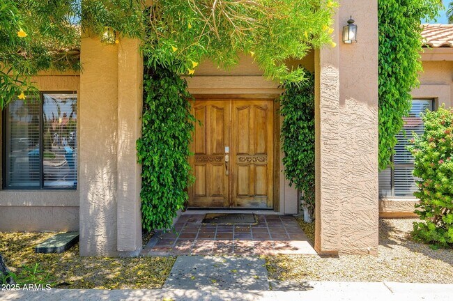 Building Photo - 5638 E Helena Dr