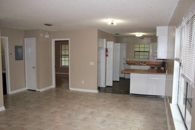Primary Photo - 6310 Delacy Rd