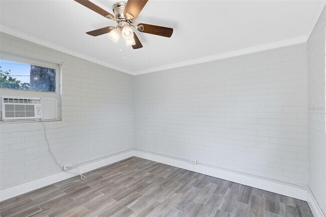 Building Photo - 35614 Cedar Ln