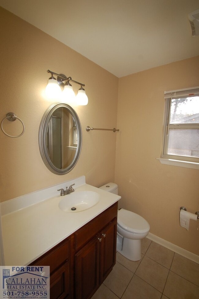Building Photo - Little Rock 4 Bedroom Home