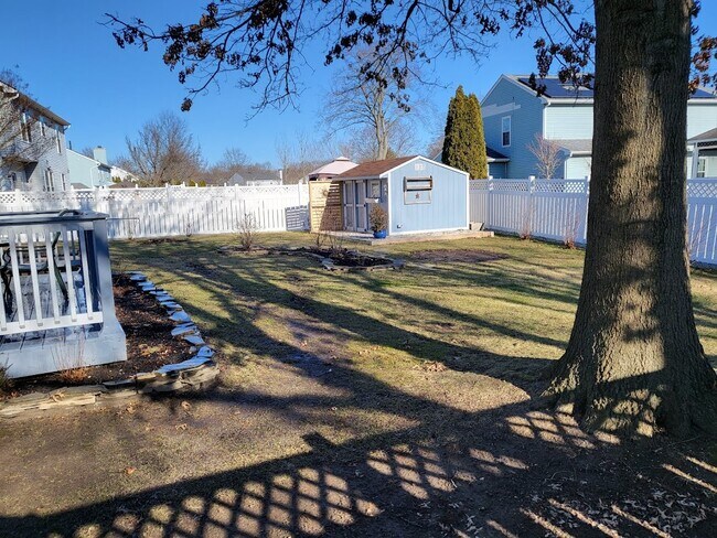 Building Photo - 104 Windsor Ct