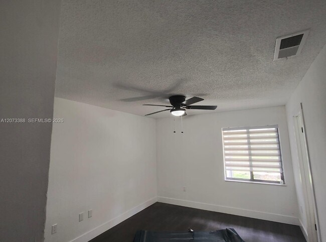 Building Photo - 9952 Burl Way
