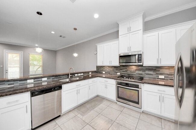 Building Photo - 2219 Bellefontaine