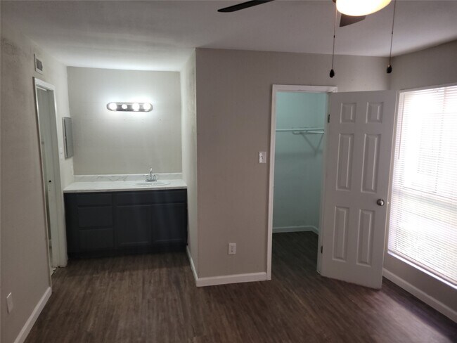 Building Photo - 7200 W T C Jester Blvd