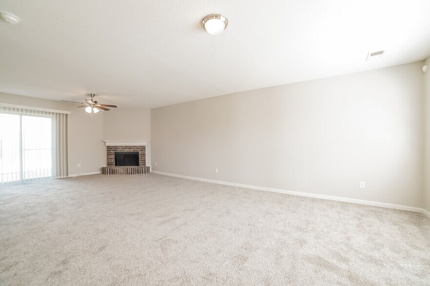 Building Photo - 10038 Chariden Dr