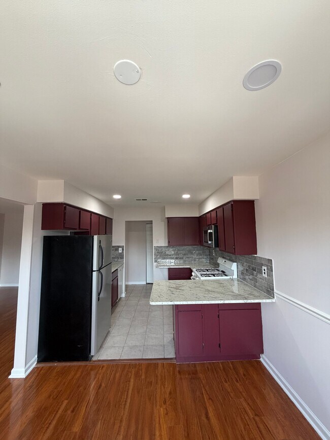 Building Photo - 1409 Green Hollow Dr