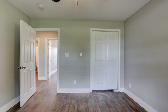 Building Photo - 5821 Highland Lick Rd
