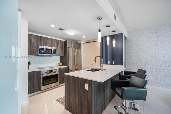 Building Photo - 488 NE 18th St