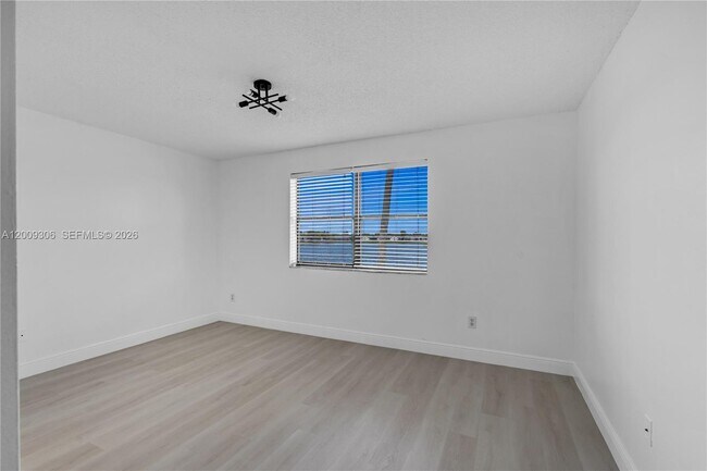 Building Photo - 1403 S Liberty Ave