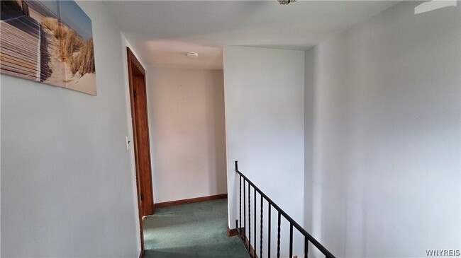 Building Photo - 1 Cresthaven Dr