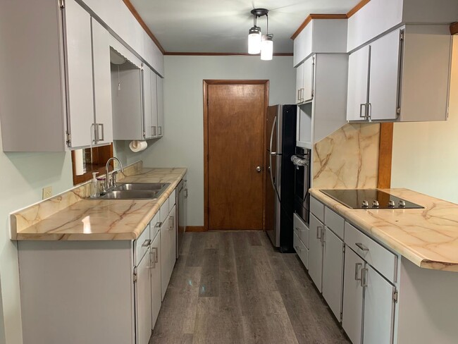 Building Photo - Property on approx 1 acre with lots of upd...
