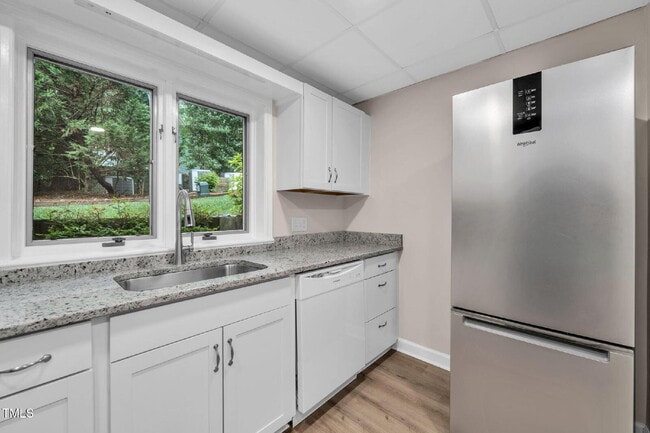Building Photo - 100 Laurel Hill Cir