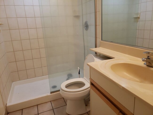 Building Photo - Maui Banyan 1 bd/ 2 ba unit long term furn...