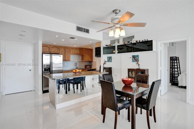 Building Photo - 11111 Biscayne Blvd