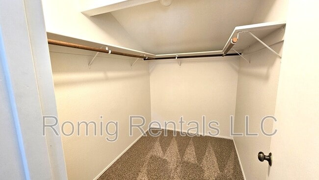 Building Photo - 1602 SE 145th Ct