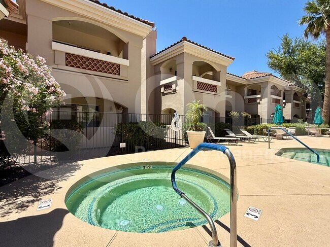 Building Photo - 8653 E Royal Palm Rd
