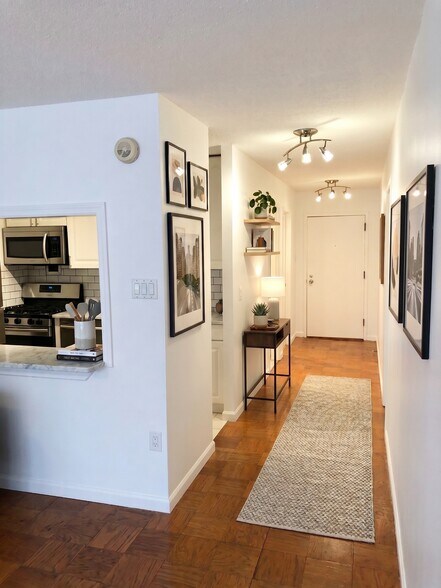 Hallway - Staged - 1301 20th St NW