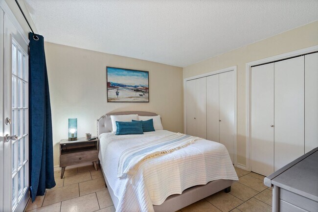 Building Photo - Captivating 3-Bedroom Escape with Private Deck & HOA Pool Access in Grand Prairie!