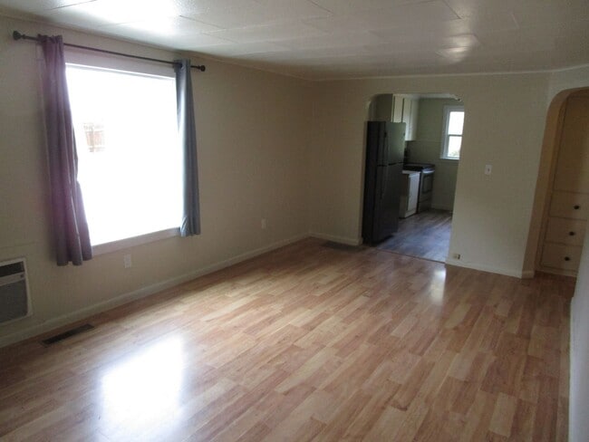 Building Photo - *APPLICATIONS PENDING* 3 Bedroom Home on 3/4 Acre - Available Soon!