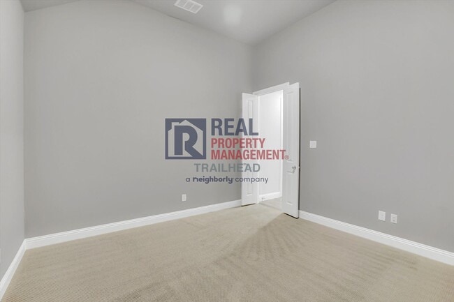 Building Photo - Spacious Home with Office & Media Room in Tavolo Park