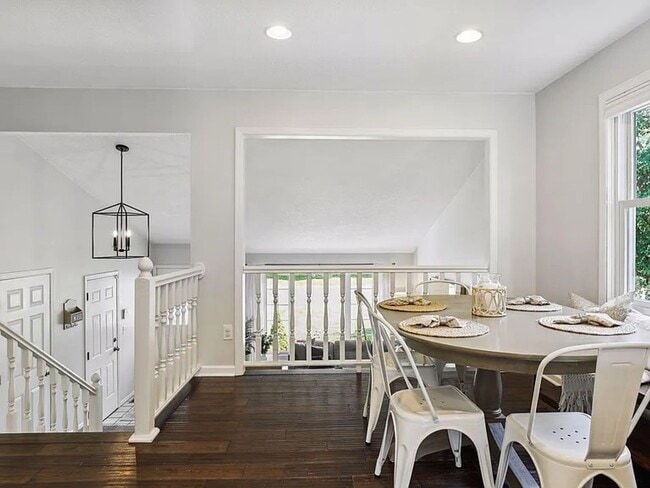 Building Photo - Gorgeous 4 Bedroom in Desirable Mahtomedi ...