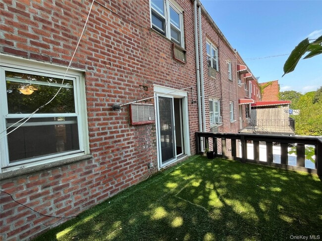 Building Photo - 2077 E 54th St