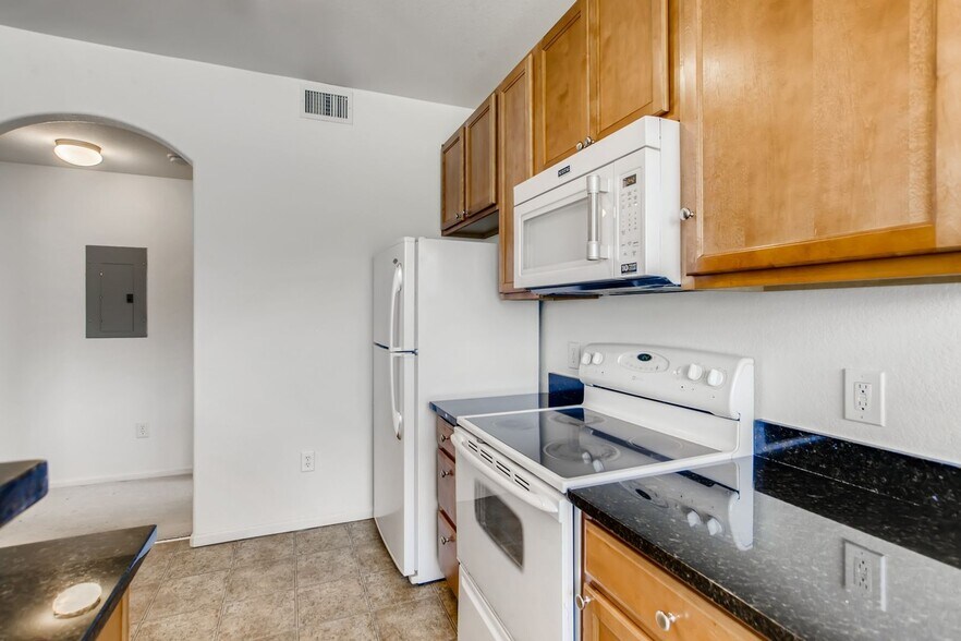 Building Photo - 1450 Blue Sky Way