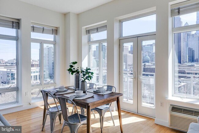 Building Photo - 1900 Hamilton St