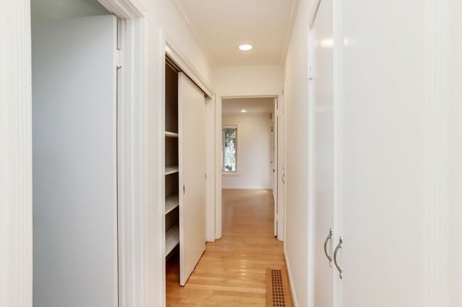 Building Photo - 3 Bed / 3 Bath + Bonus room pet friendly Millbrae home with pool on a 1/2 acre lot. YouTube tour!!