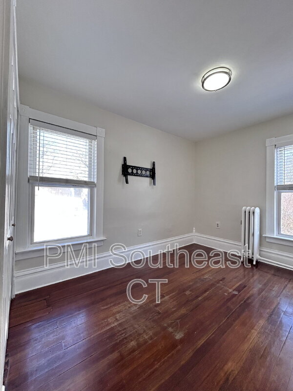 Building Photo - 26 Kinney Ave