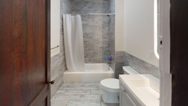 Building Photo - 252 Goffe Terrace