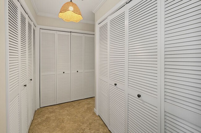 Building Photo - Spacious 3-Bedroom, 2-Bath Home for Rent in Urbana