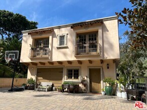 Building Photo - 28247 Via Acero