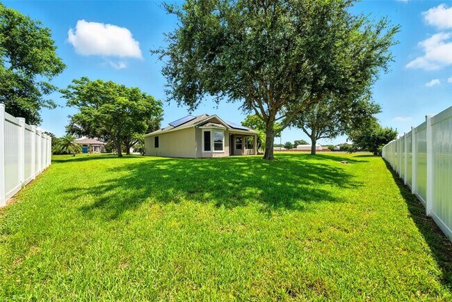 Building Photo - 36815 Queen Bee Ln