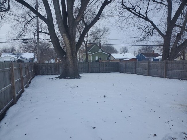 Building Photo - 439 S Illinois St