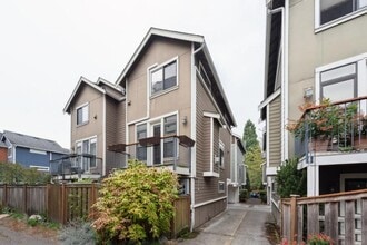 Building Photo - 2 bedroom in Seattle WA 98112