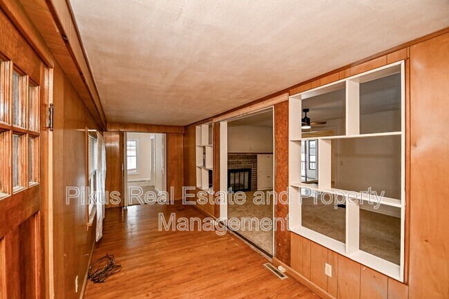 Building Photo - 2227 New Milford Rd