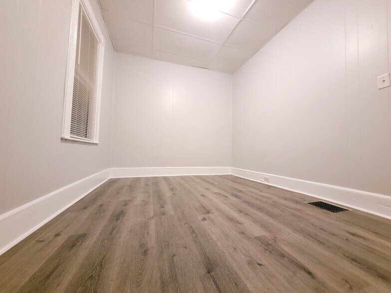 Building Photo - 72 Myrtle St