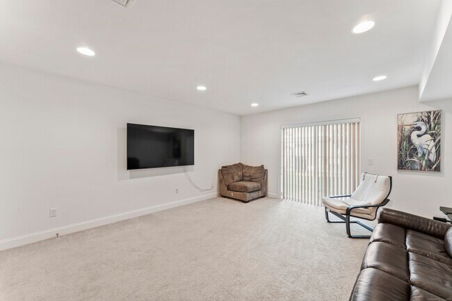 Building Photo - 403 Copper Square Dr