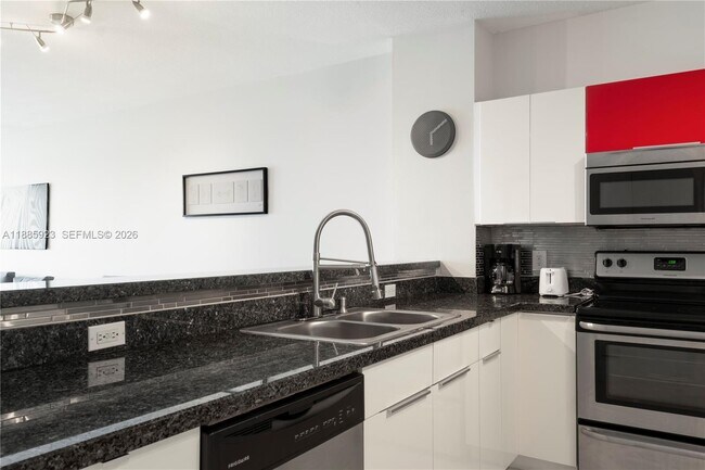 Building Photo - 17050 N Bay Rd