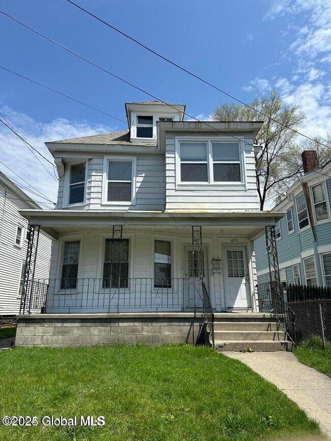 Primary Photo - 427 Duane Ave