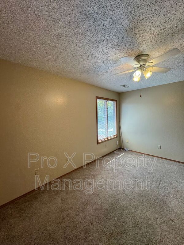 Building Photo - 510 E Elm St