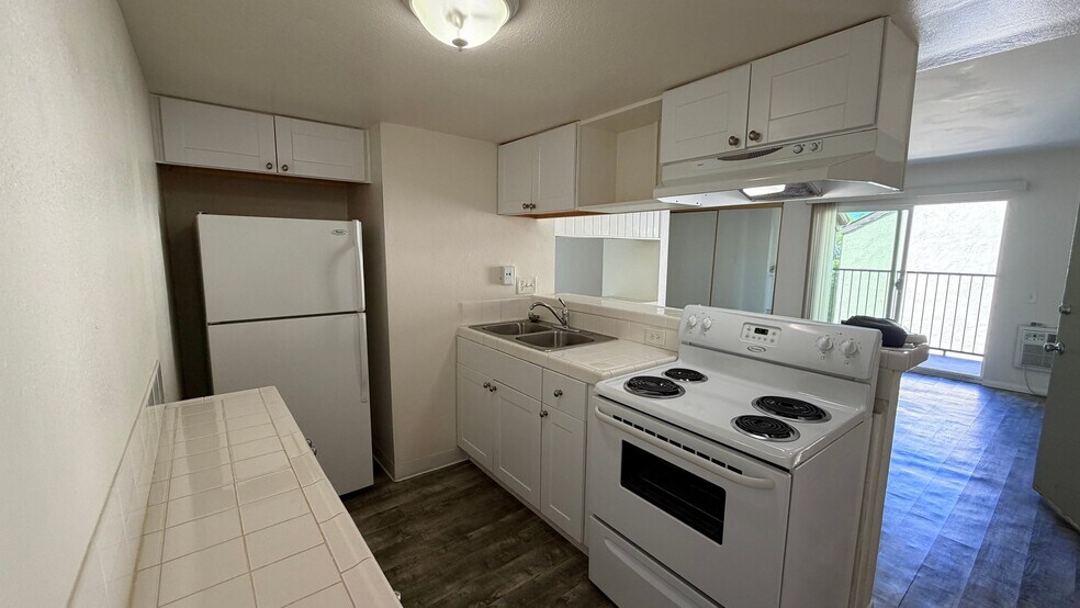 Building Photo - 5027 Guava Ave