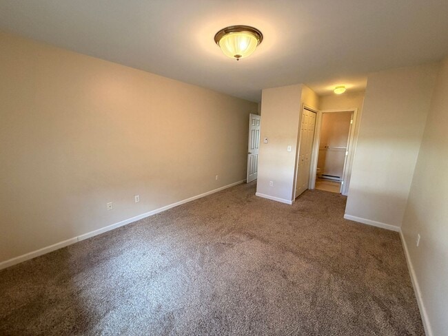 Building Photo - Ranch, 2-bed, 2 bath