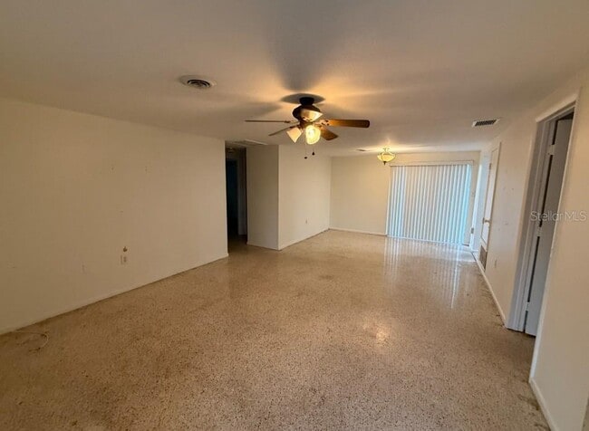 Building Photo - 903 31st St E