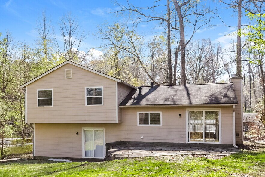 Building Photo - 6761 Timbers E Dr